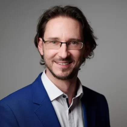 Mészáros Róbert, a Bookship Könyvkiadó könyvalkotó mentora és kiadóvezetője